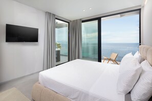 6 bedrooms, iron/ironing board, travel crib, free WiFi