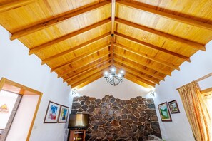 House | Interior detail - Rural House in Moya With Private Jacuzzi (Moya)