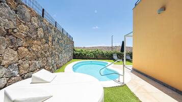 Villa | Pool | Indoor pool, outdoor pool