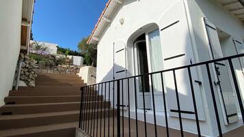 Enceinte de lâhĂ©bergement