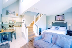 Standard-Apartment, 2 Schlafzimmer, Nichtraucher, Bergblick | Wohnbereich