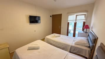 Twin Room | Premium bedding, minibar, free WiFi, bed sheets