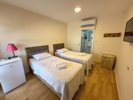Ropa de cama de alta calidad, minibar, wifi gratis y ropa de cama 