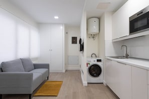 Private kitchen - Apartment by Playa de Las Canteras Beach (Las Palmas de Gran Canaria)