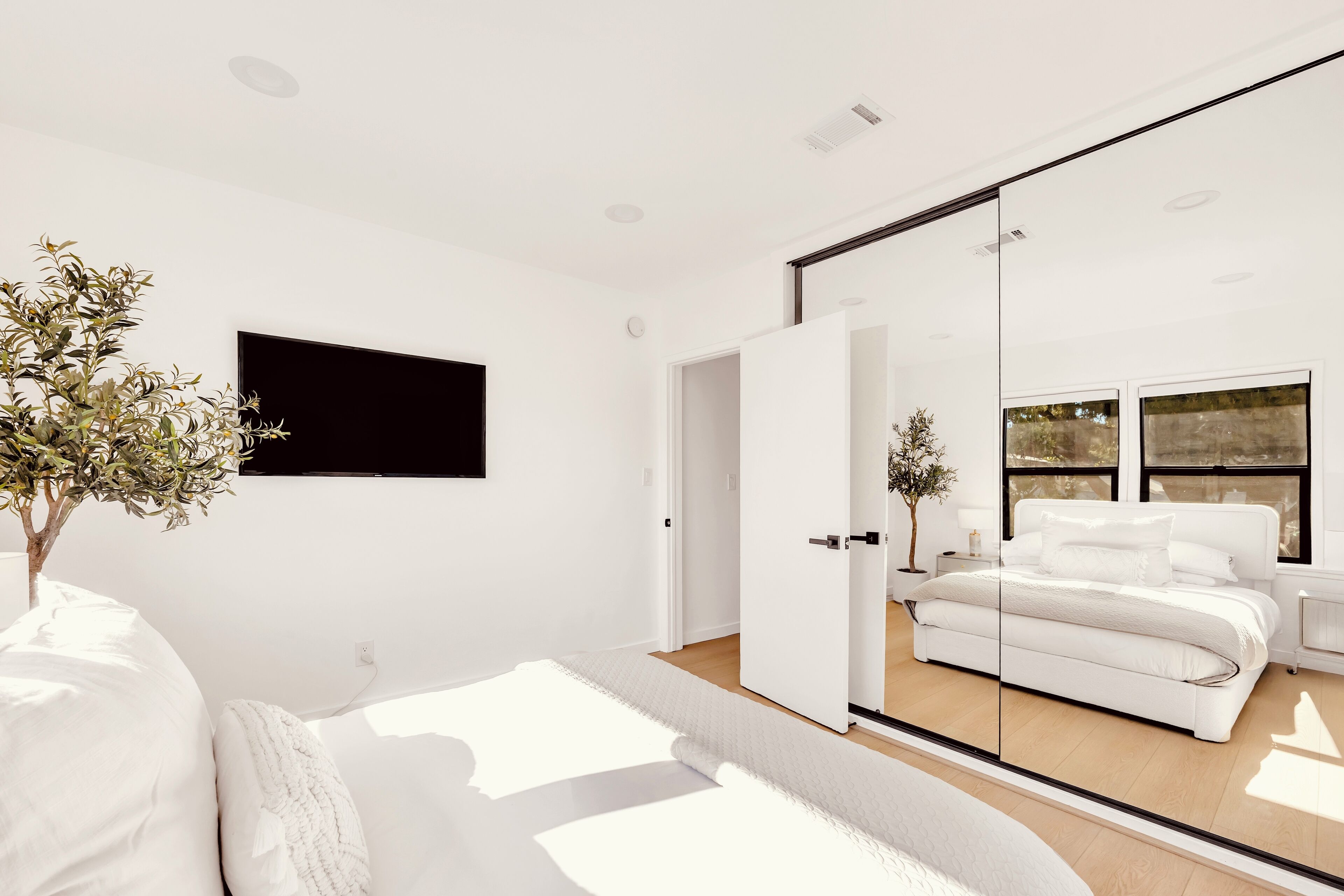 1 多间卧室、熨斗/熨衣板、WiFi、床单