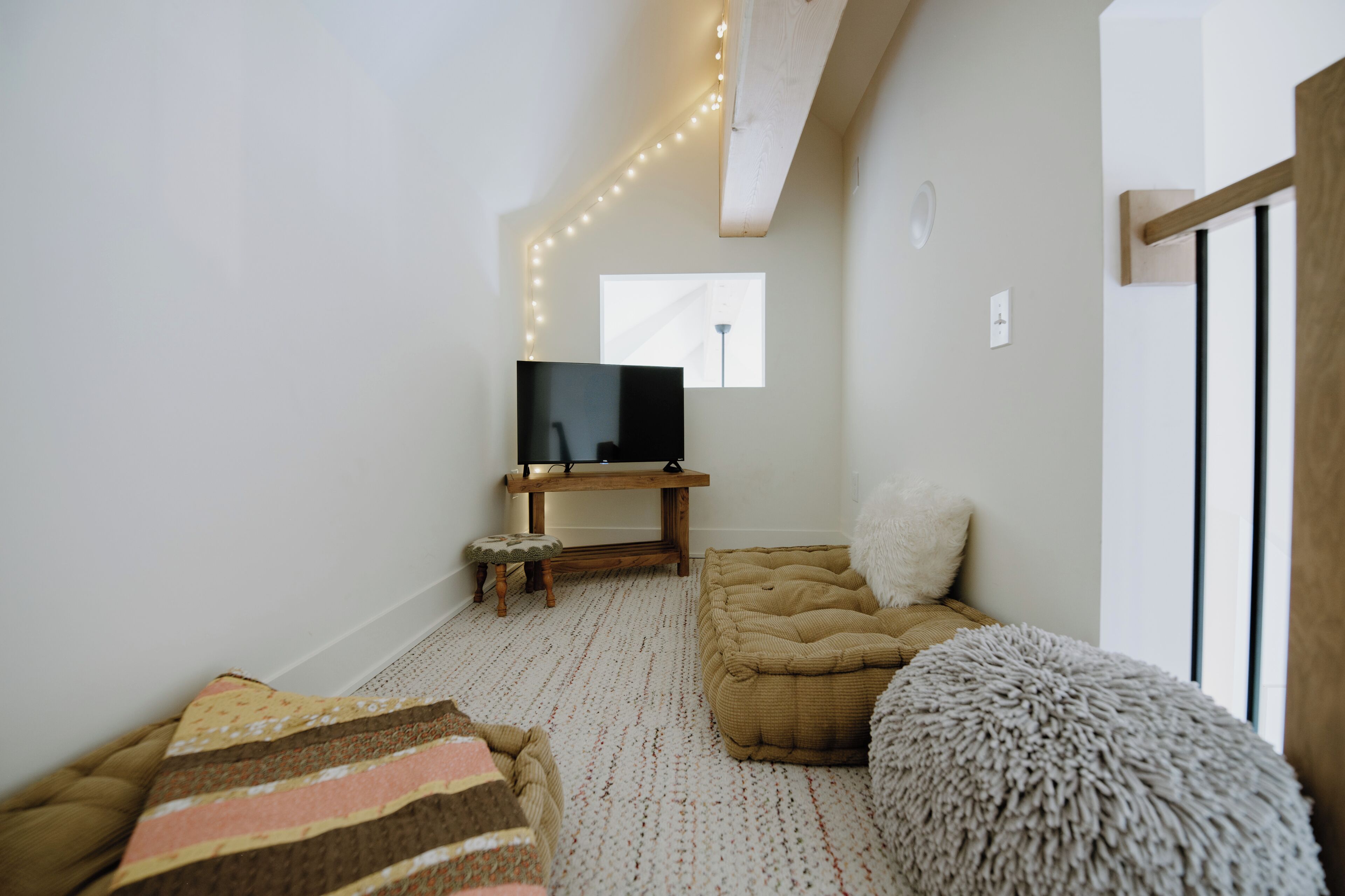 Ski/golf/trails/winery - Putting Green - Sauna - Foosball - Sleeps 10 - Lutsen, MN