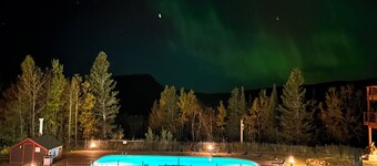 Elite End Unit Mtn/Pool View/Ski-In/Ski-Out