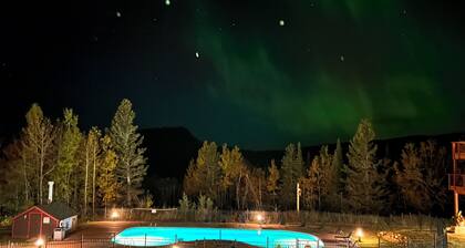 Elite End Unit Mtn/Pool View/Ski-In/Ski-Out