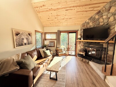 Newly Remodeled Elite End Unit~Private Bedroom+Loft~Ski-In&Ski-Out~Pools~View