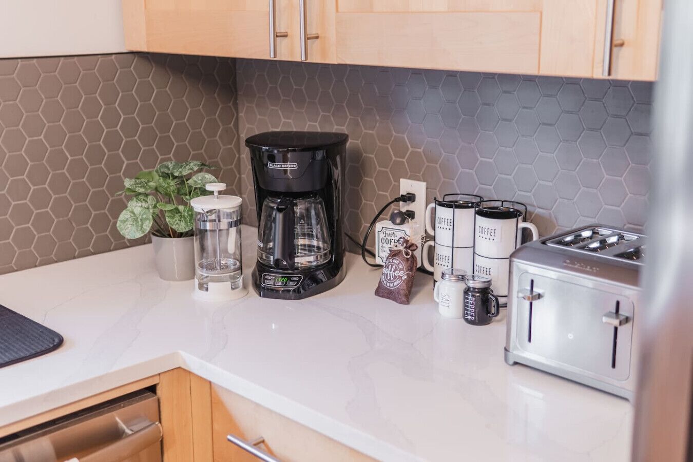 Microwave, oven, stovetop, coffee/tea maker