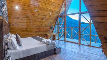 Casa rural destacada, balcó, vistes a la muntanya | Wifi gratuïta