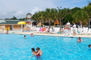 Piscina interna, piscina externa