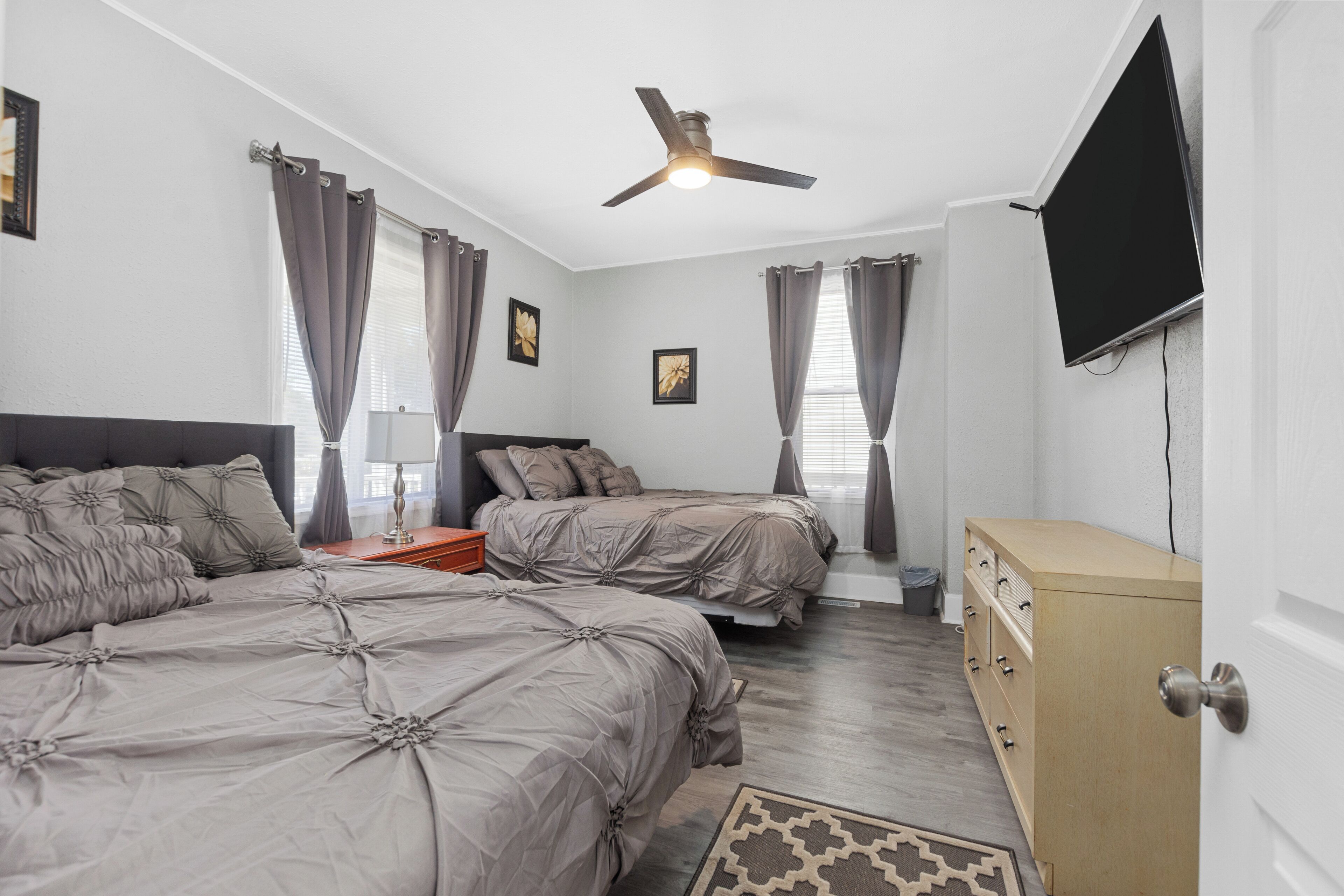 4 bedrooms, iron/ironing board, WiFi