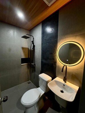 Room, 1 Bedroom, Smoking, Private Pool | Bathroom