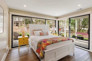 公寓式客房, 多张床, 露台, 花园景观 (All Decked Out at Abbey Springs) | 2 多间卧室、特色装修、特色家居