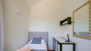 Room - Bungalow in Gran Canaria Near Yumbo Center (San Bartolomé de Tirajana)