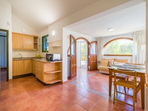Private kitchen - Bungalow in Gran Canaria Near Yumbo Center (San Bartolomé de Tirajana)