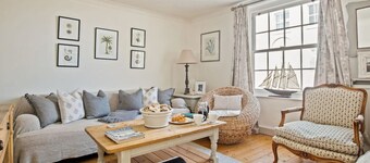 Lymington, Captains Row