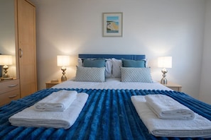 3 bedrooms, desk, iron/ironing board, free WiFi