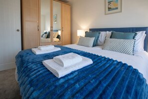 3 slaapkamers, een bureau, een strijkplank/strijkijzer, gratis wifi