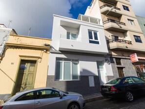 House | Exterior - Apartment in Las Palmas Near Las Canteras Beach (Las Palmas de Gran Canaria)
