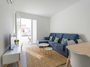 Living area - Apartment in Las Palmas Near Las Canteras Beach (Las Palmas de Gran Canaria)