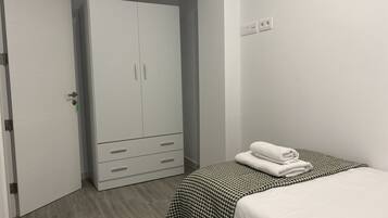 3 bedrooms, iron/ironing board