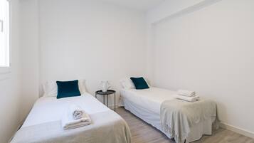 3 kamar tidur dan setrika/meja setrika