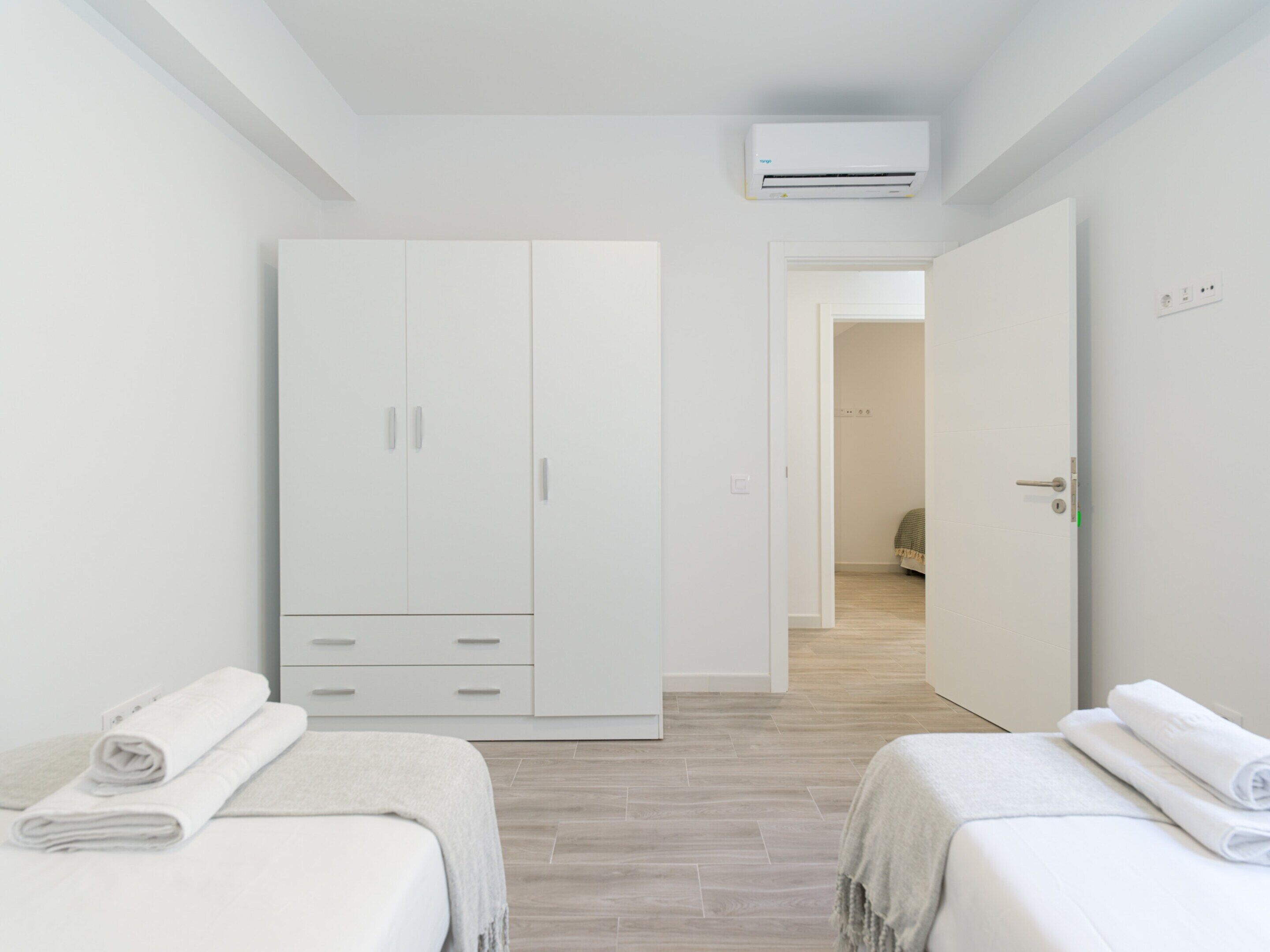 3 bedrooms, iron/ironing board