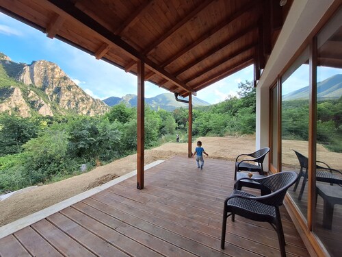 Villa with amazing view of a mountain near Matka Canyon