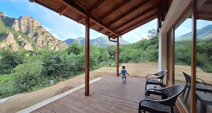 Villa with amazing view of a mountain near Matka Canyon