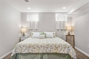 1 chambre, bureau, fer et planche à repasser, Wi-Fi