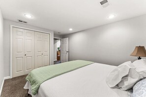 1 bedroom, desk, iron/ironing board, WiFi