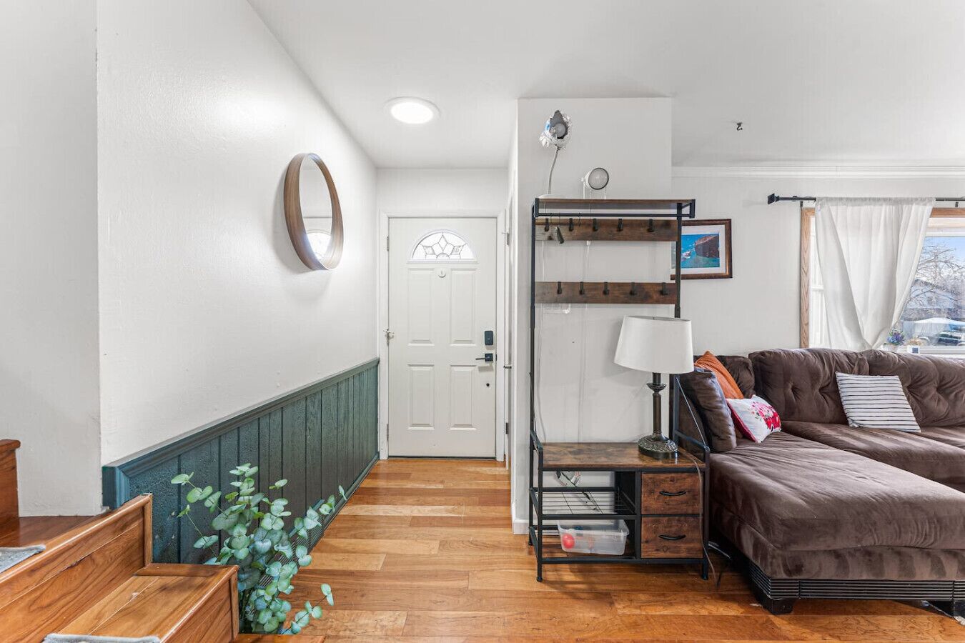 Spacious & Comfy ~ Close To Everything ~ Backyard! - 리용