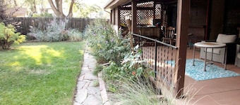 Sunny Family Retreat | HotTub, GameRoom, Backyard