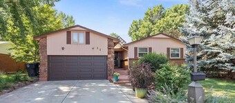 Sunny Family Retreat | HotTub, GameRoom, Backyard