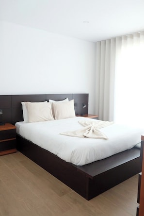4 chambres, fer et planche à repasser, Wi-Fi gratuit, draps fournis