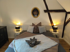 2 bedrooms, desk, iron/ironing board, travel crib