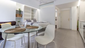 Unclassified image, 2 of 26, button - Apartment by Playa de Las Canteras Beach (Las Palmas de Gran Canaria)