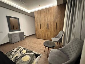 Appartement, 3 chambres, fumeurs, balcon | Coin séjour