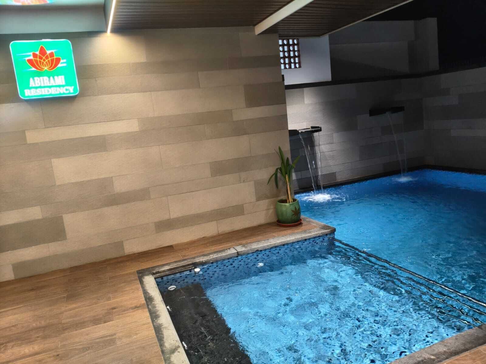 Rooftop pool