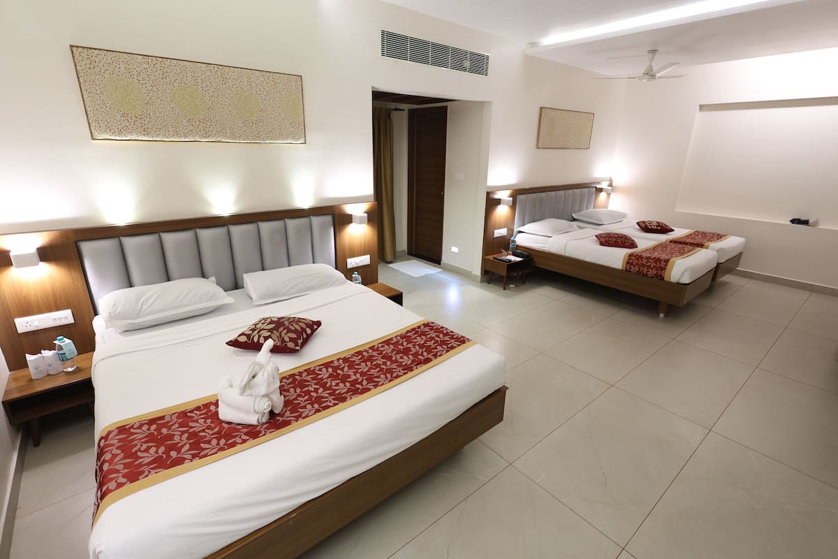 Free WiFi, bed sheets