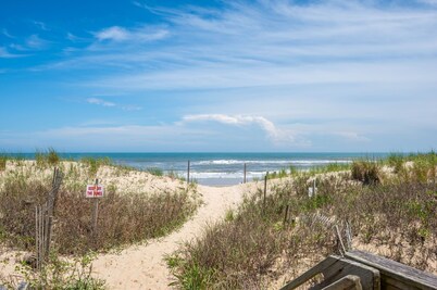 Overlook the Atlantic in the Outer Banks! Brand NEW Listing! Pools! 8/23 to 8/27