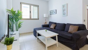 Living area - Apartment in Las Palmas Near Playa de Las Canteras (Las Palmas de Gran Canaria)