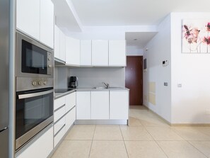 House | Private kitchen | High chair - Apartment in Las Palmas Near Playa de Las Canteras (Las Palmas de Gran Canaria)