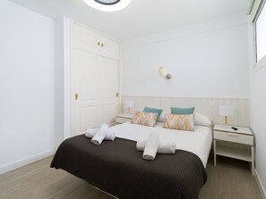 Nhà | 2 phòng ngủ, bàn ủi/dụng cụ ủi quần áo 