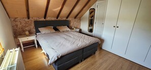 2 chambres, fer et planche Ă repasser, Wi-Fi gratuit, draps fournis