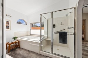 Shower, hair dryer, bidet, towels - Scenery Home with Red Rock Views Pool Spa Game Room (Sedona)