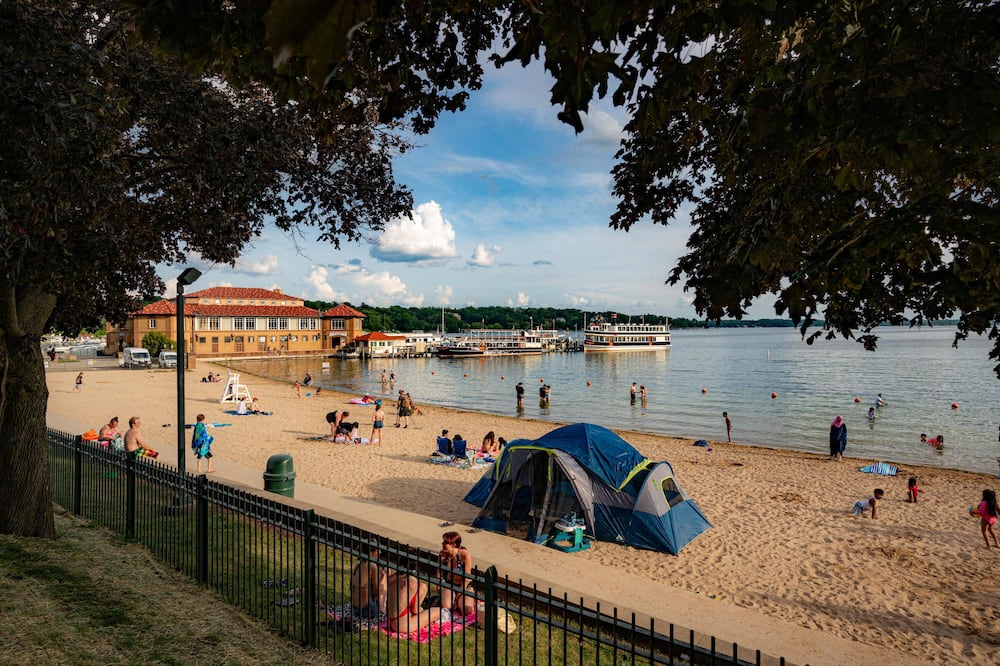 Highway Chalet - Centrally Located to Area Attractions! - Delavan, WI