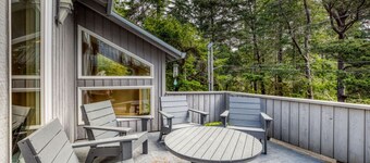 Latitude 45 - 2BR 2BA secluded in trees near beach